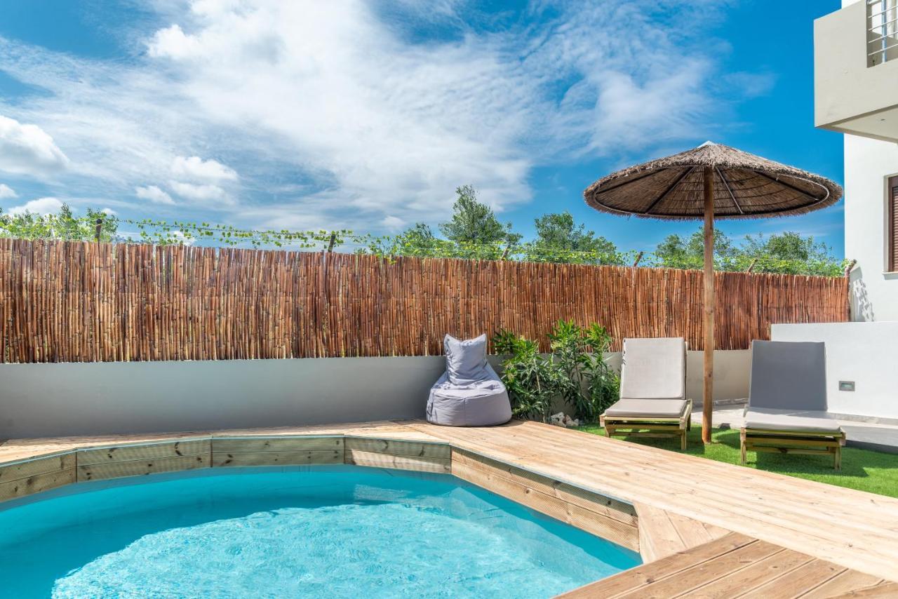 Modern House With Pool Near Beach Gazi Exterior photo