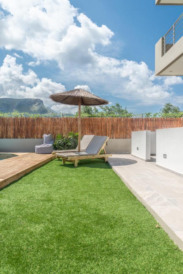 Modern House With Pool Near Beach Gazi Exterior photo