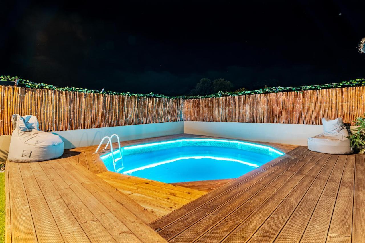 Modern House With Pool Near Beach Gazi Exterior photo