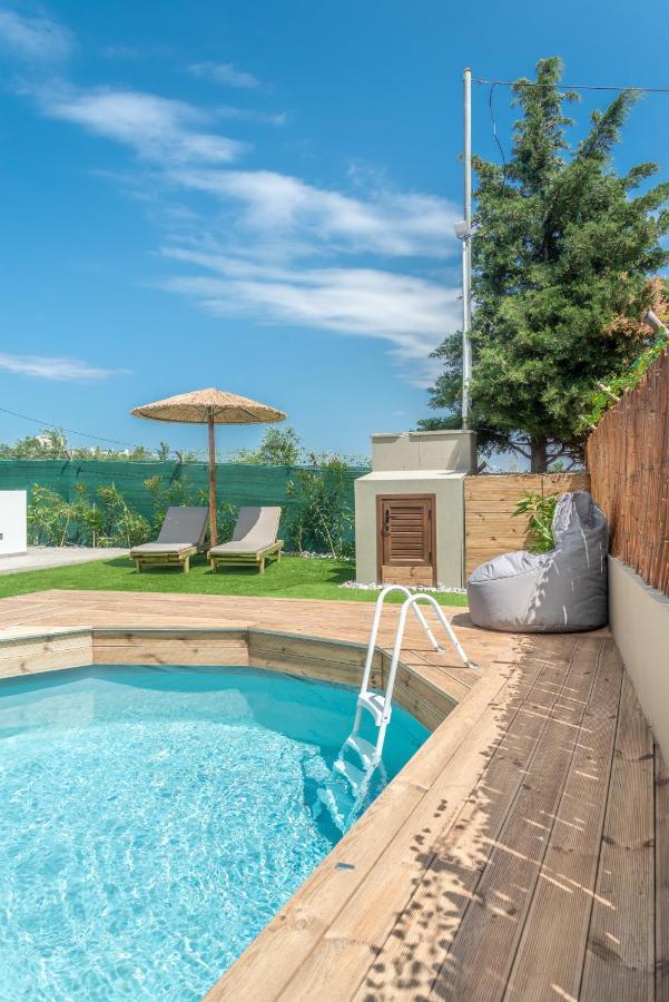 Modern House With Pool Near Beach Gazi Exterior photo