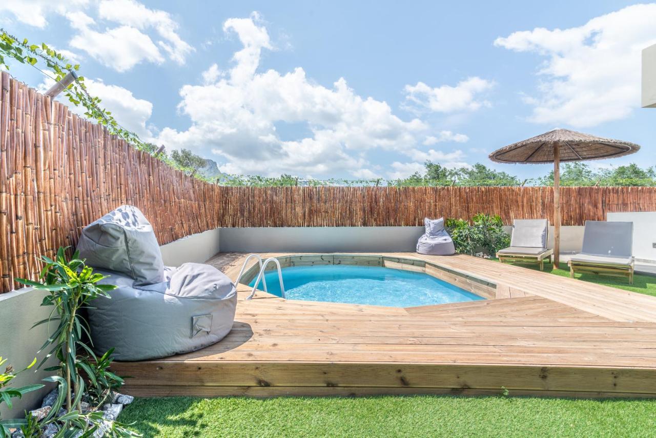 Modern House With Pool Near Beach Gazi Exterior photo
