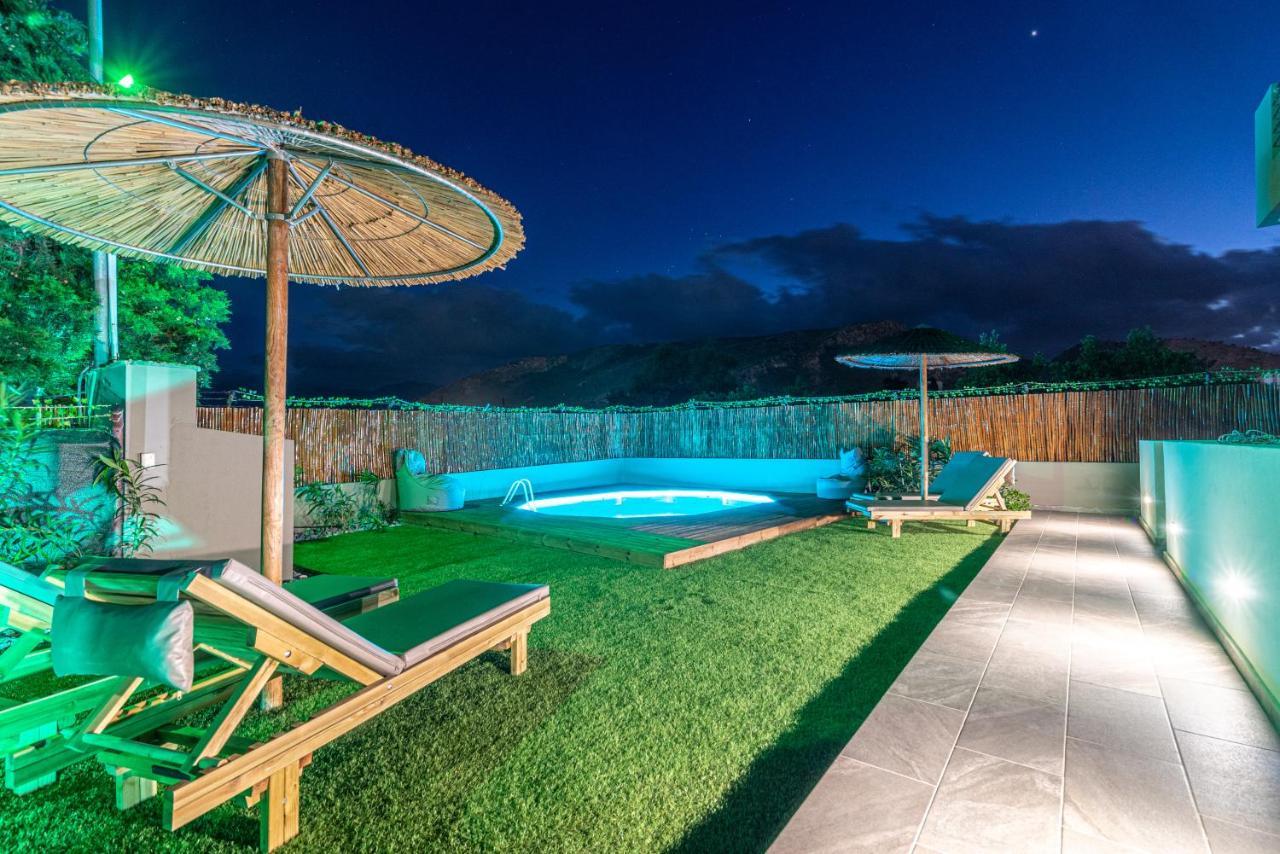 Modern House With Pool Near Beach Gazi Exterior photo